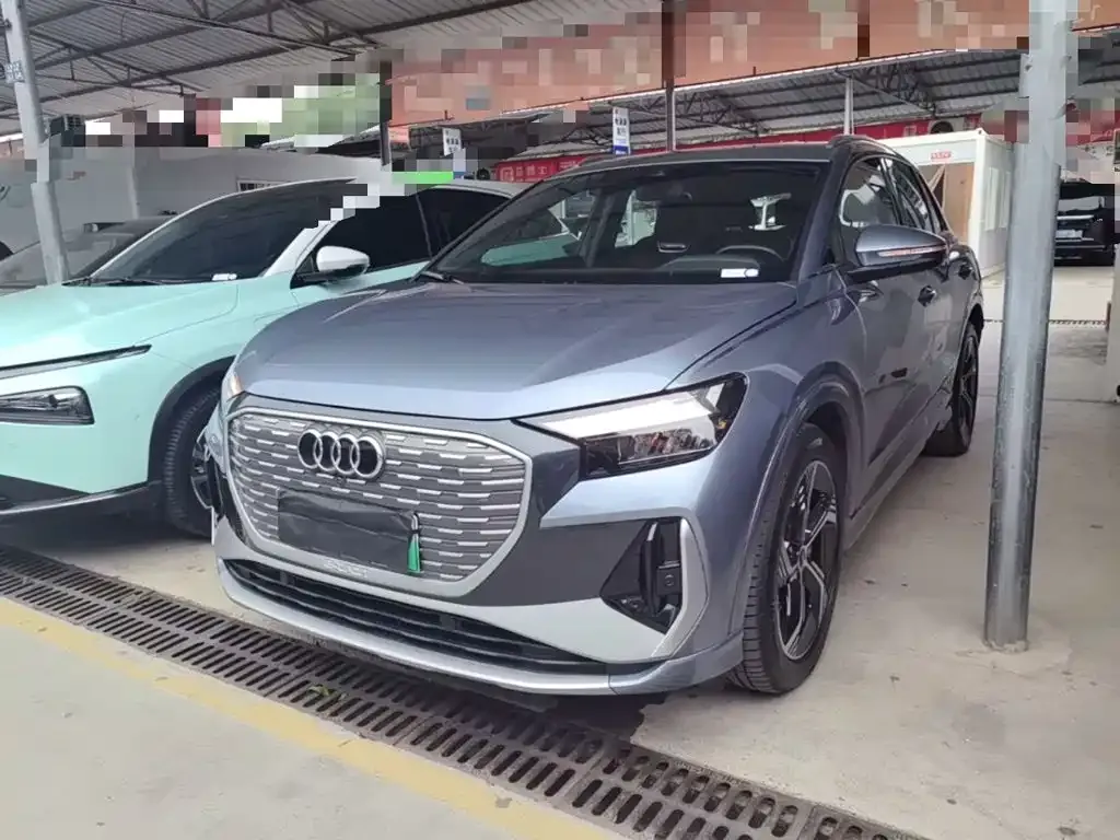 Audi Q4 e-tron — фото 2