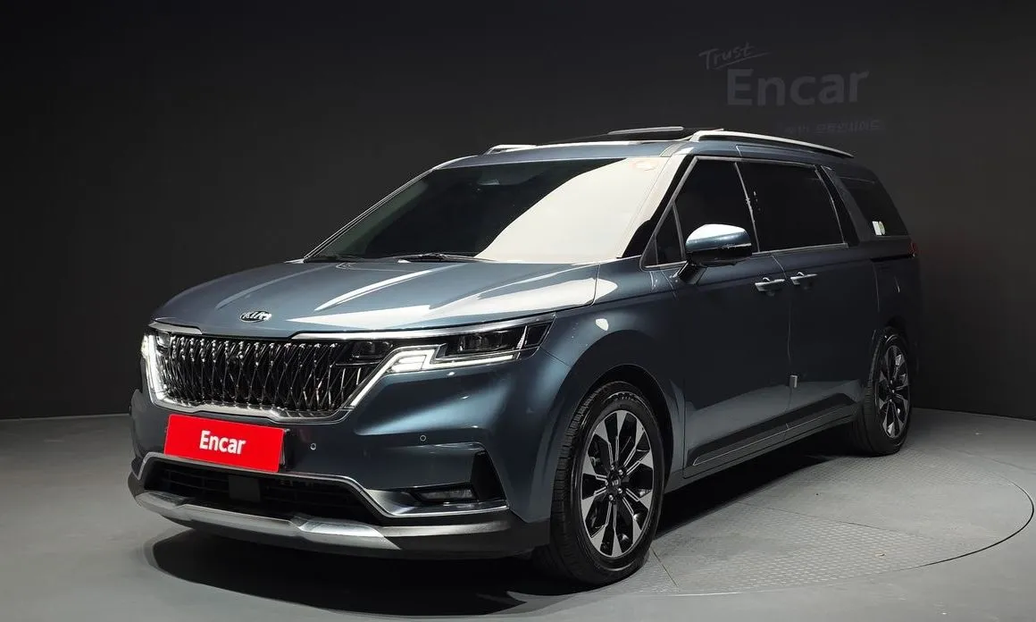 Kia Carnival — фото 1