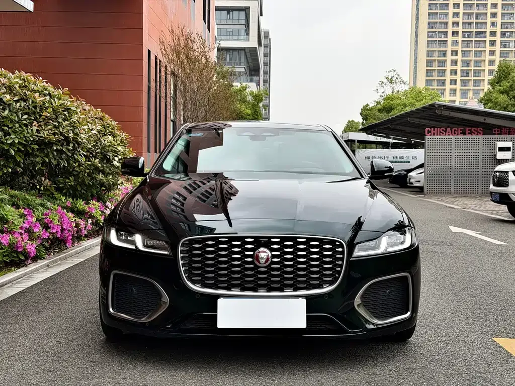 Jaguar XFL — фото 10