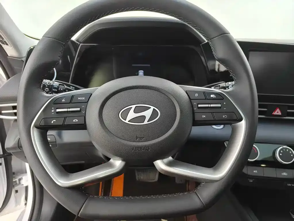 Hyundai Elantra — фото 9