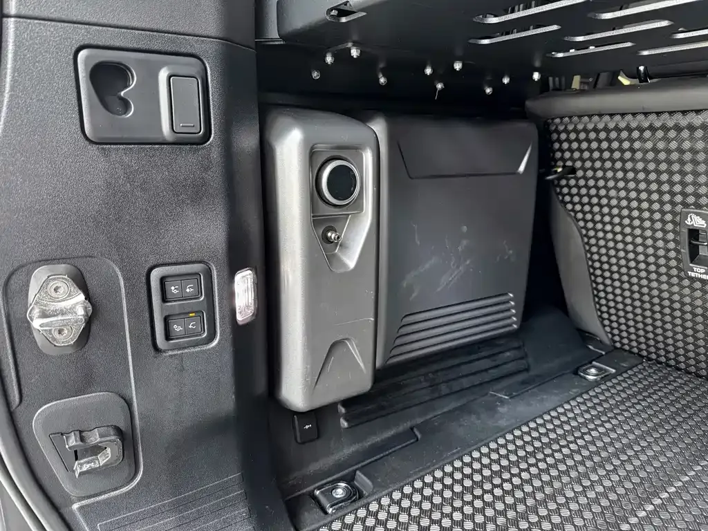Land Rover Defender — фото 8