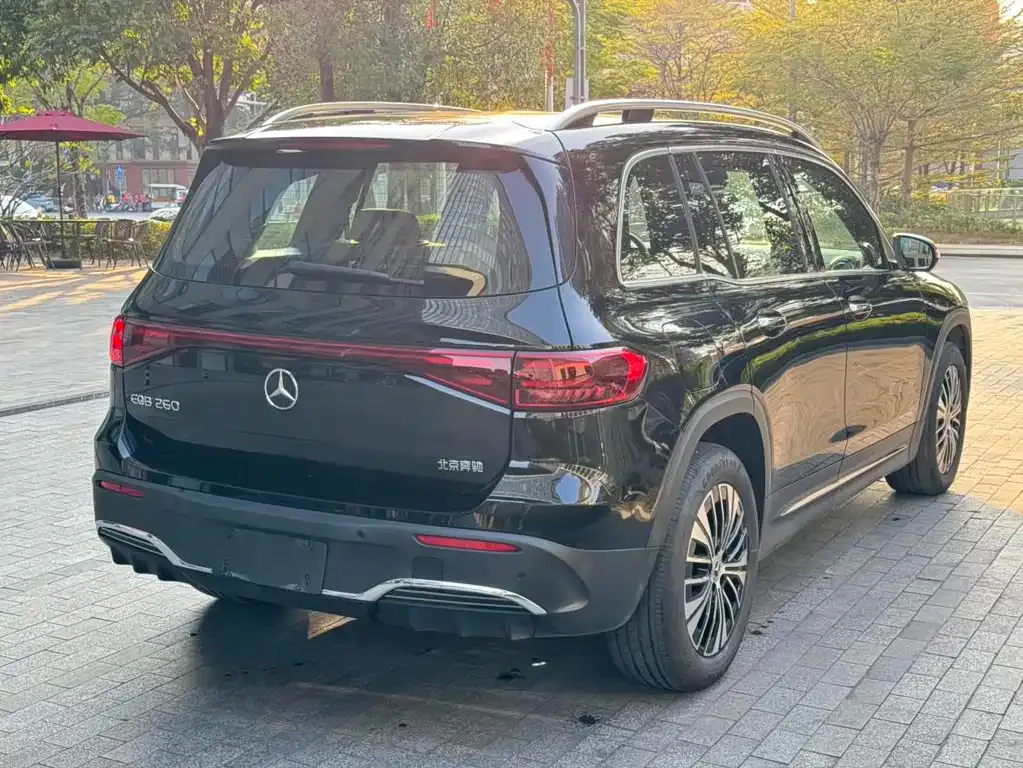 Mercedes-Benz EQB — фото 2