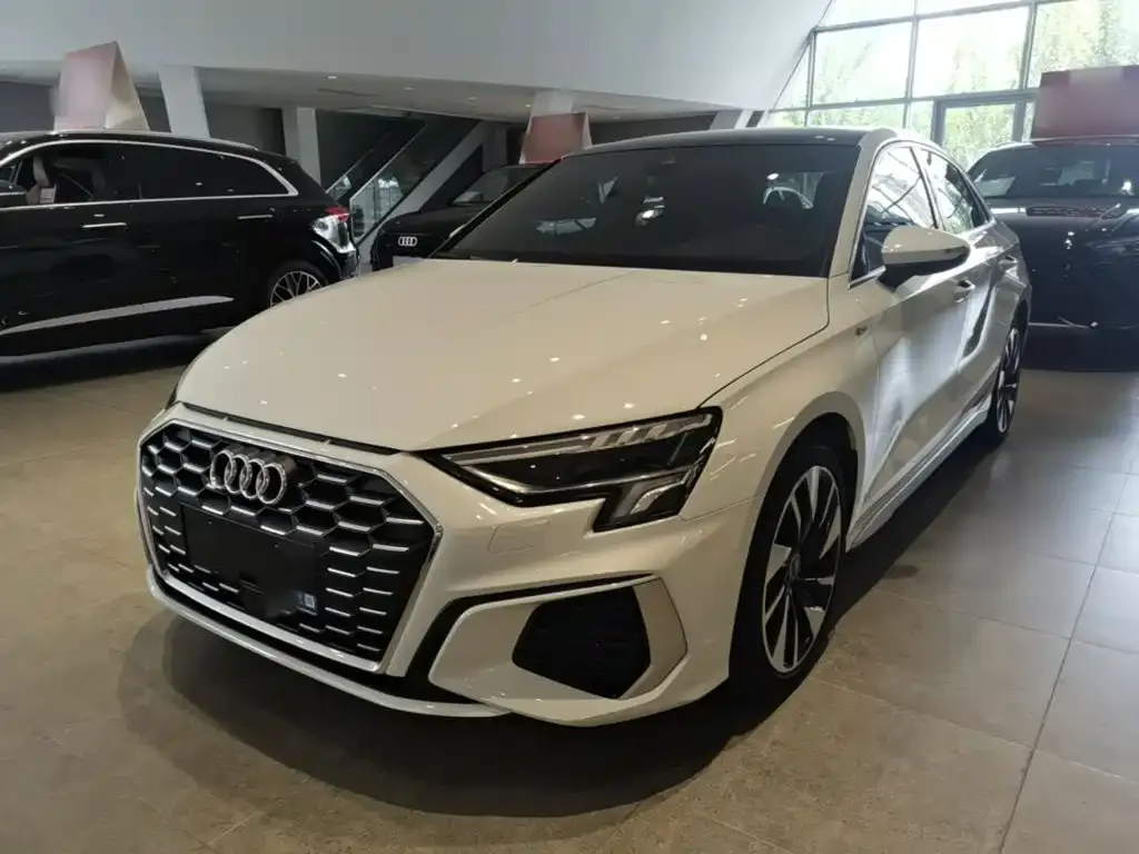 Audi A3 — фото 1