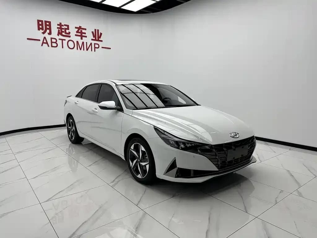 Hyundai Elantra — фото 2