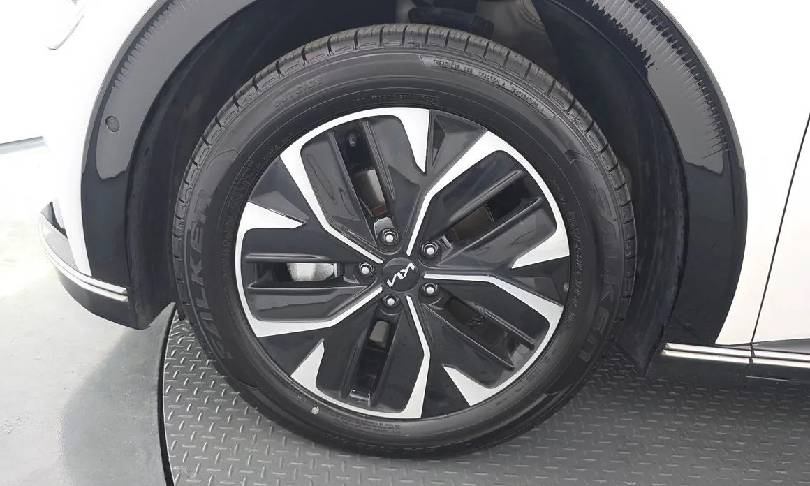 Kia EV6 — фото 6