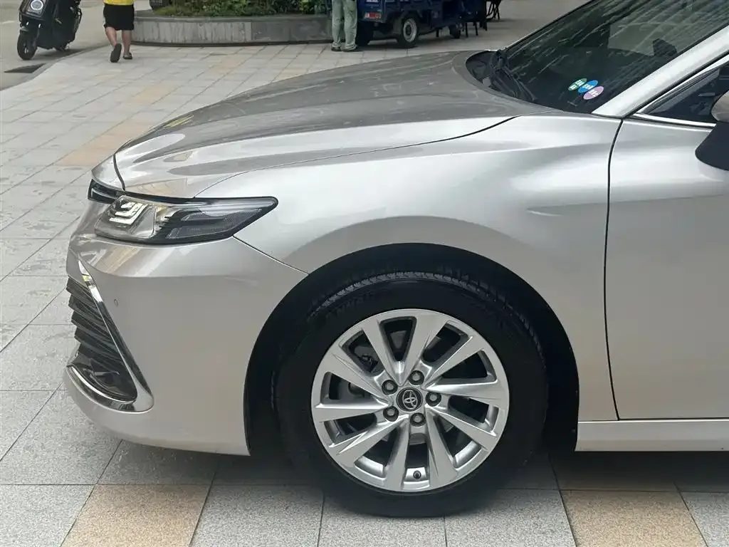 Toyota Camry — фото 7
