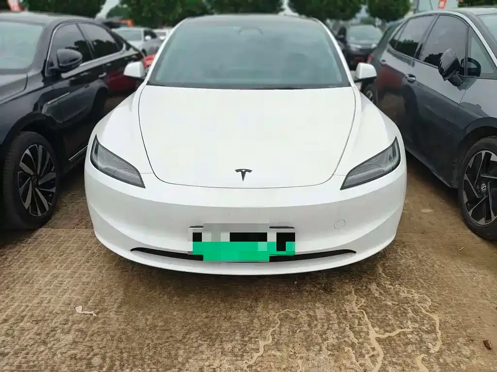 Tesla Model 3 — фото 9