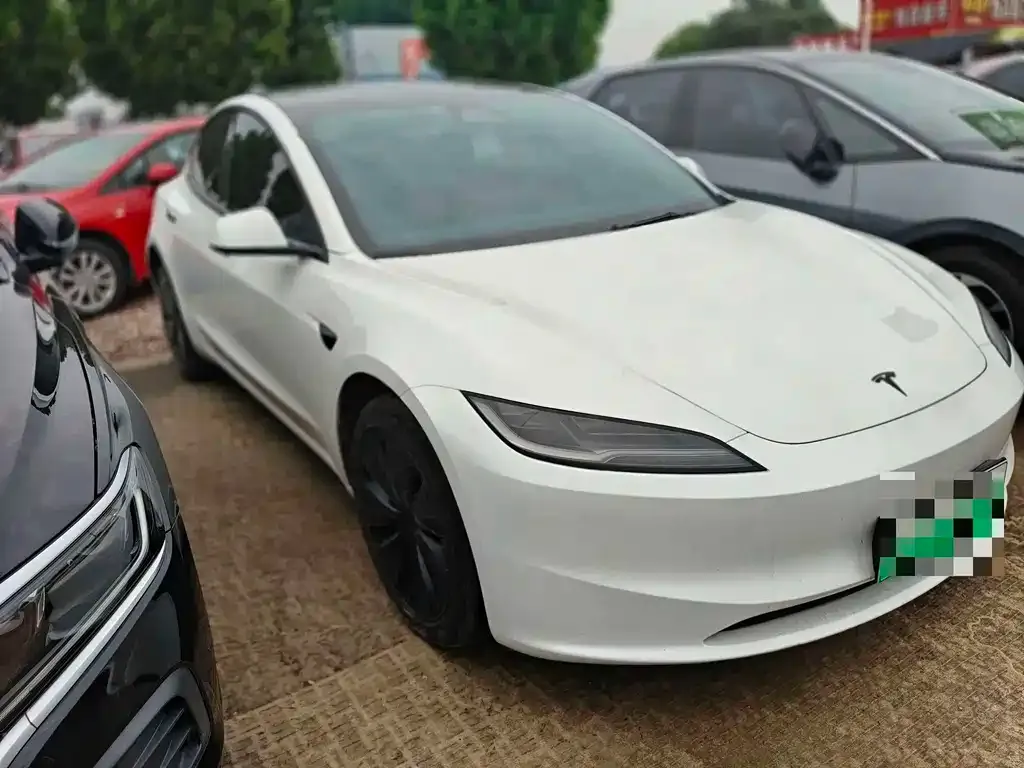 Tesla Model 3 — фото 8