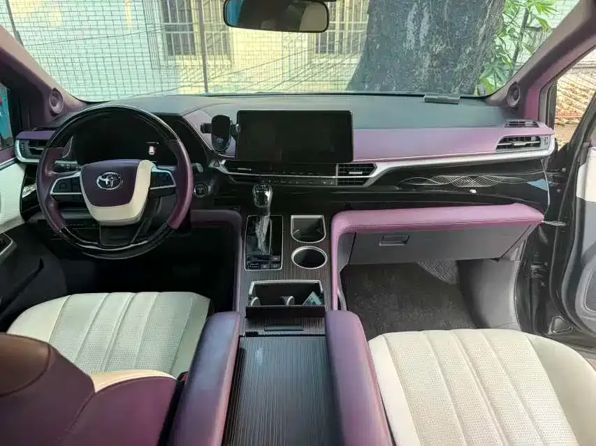 Toyota Granvia — фото 8