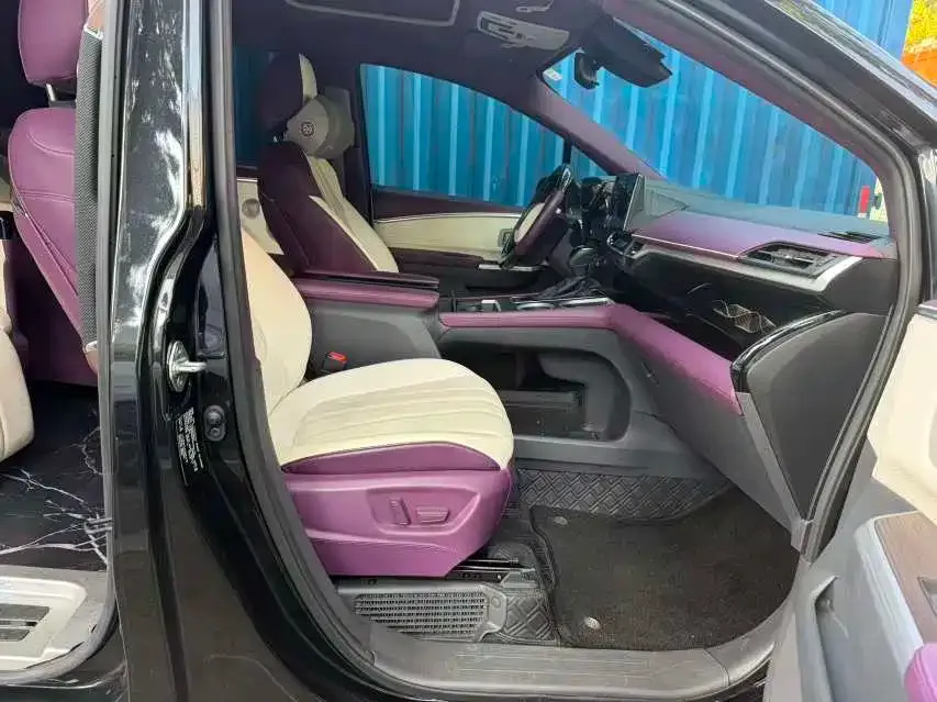Toyota Granvia — фото 6