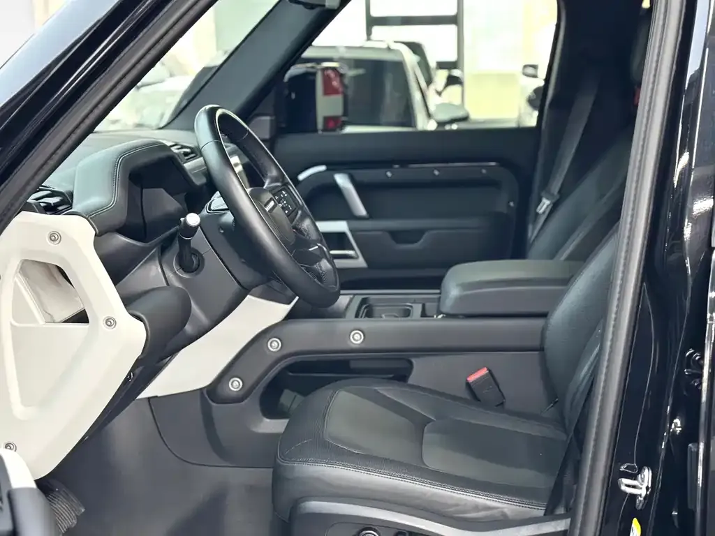 Land Rover Defender — фото 10