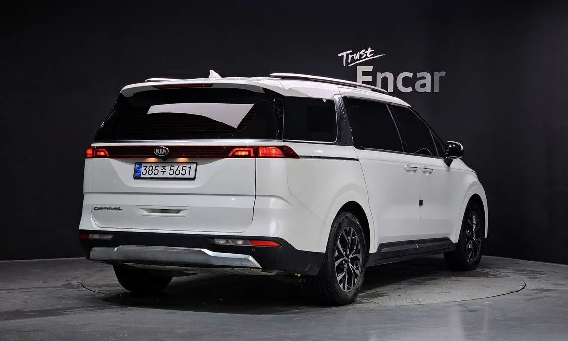 Kia Carnival — фото 5