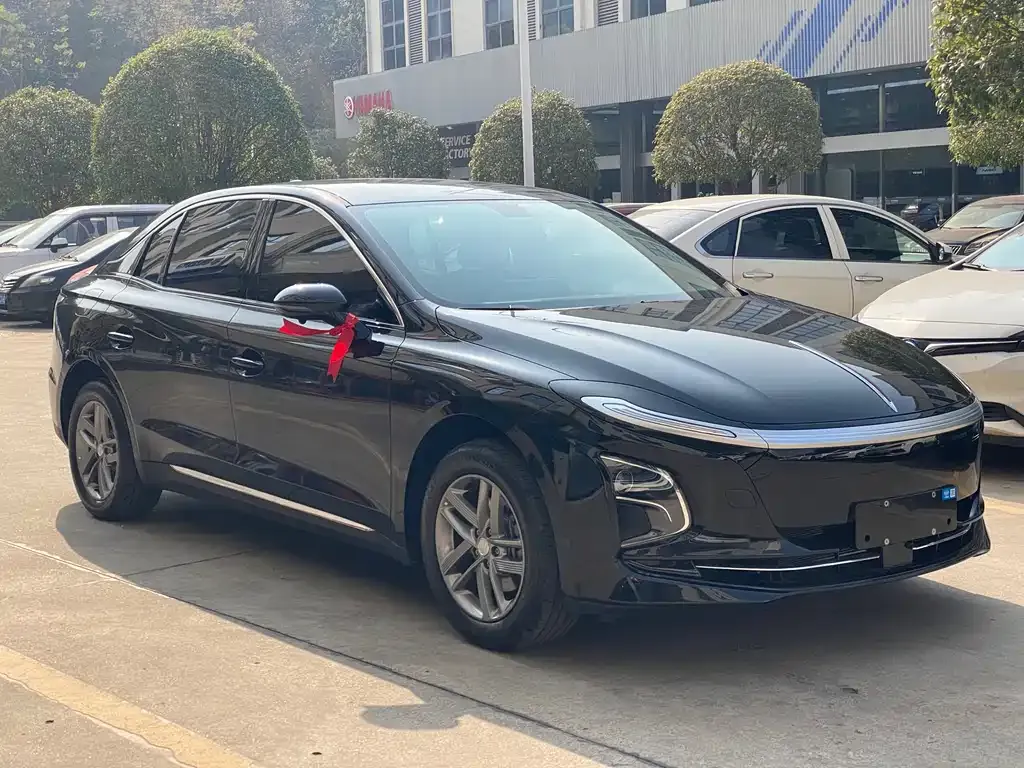 Hongqi E-QM5 — фото 4