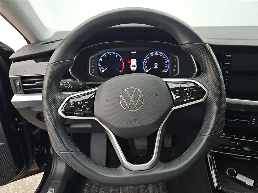 Volkswagen Passat — фото 8