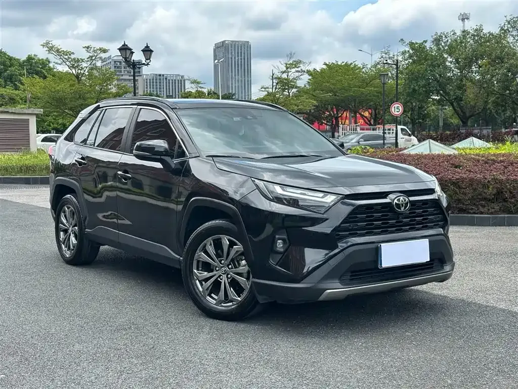 Toyota RAV4 — фото 7