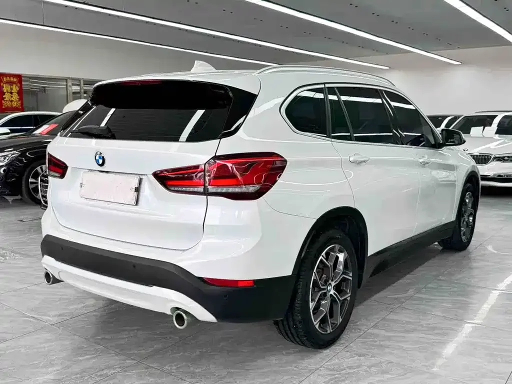 BMW X1 — фото 5