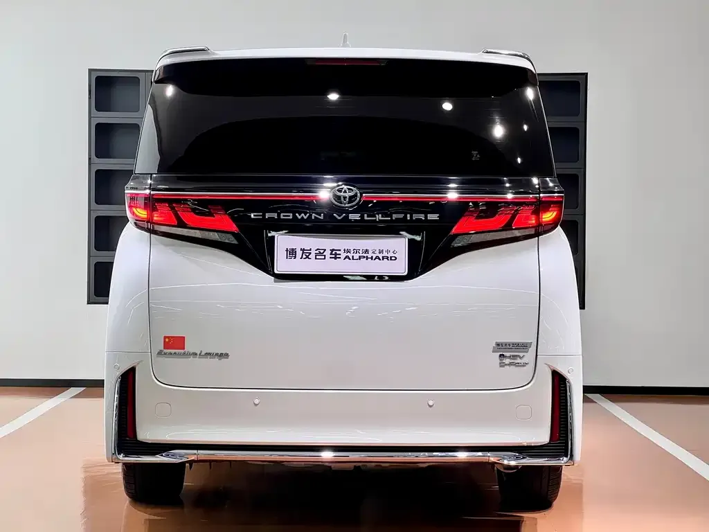 Toyota Vellfire — фото 3