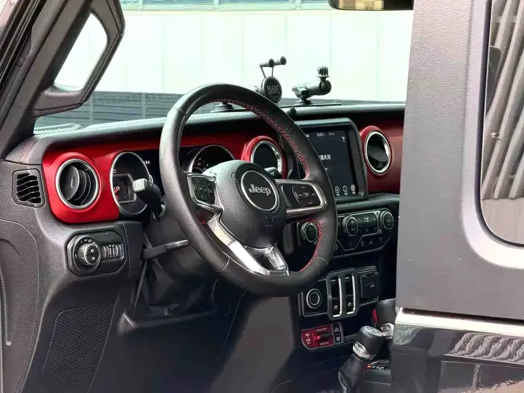 Jeep Wrangler — фото 8