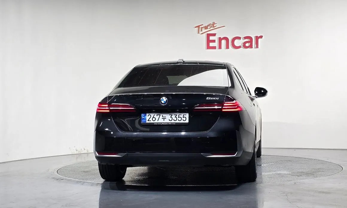 BMW 5-Series 2024 из KR, фото 3