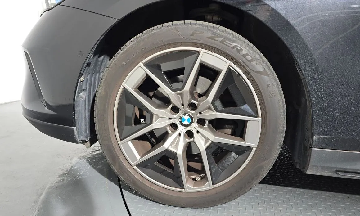 BMW 5-Series 2024 из KR, фото 4