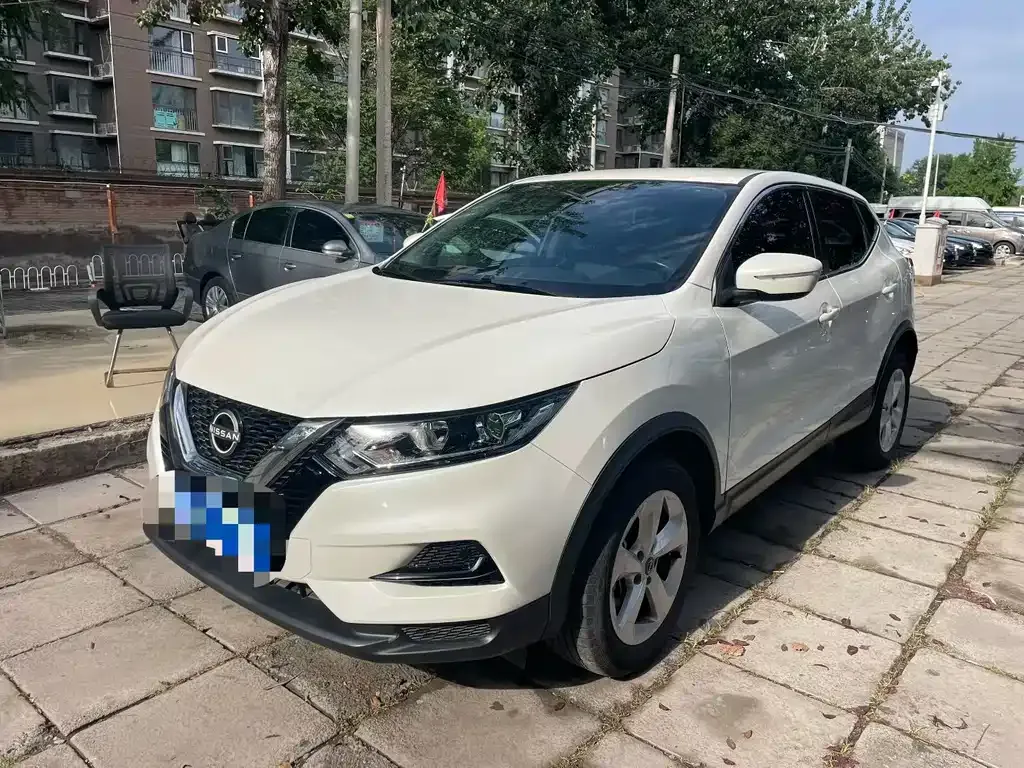 Nissan Qashqai — фото 1