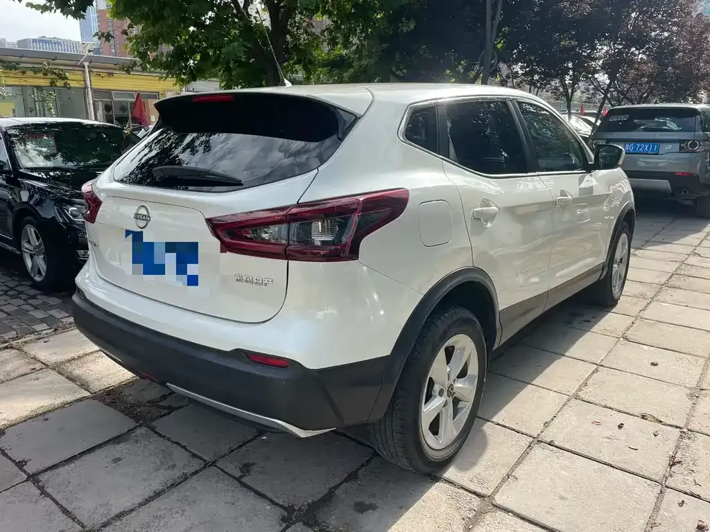 Nissan Qashqai — фото 8