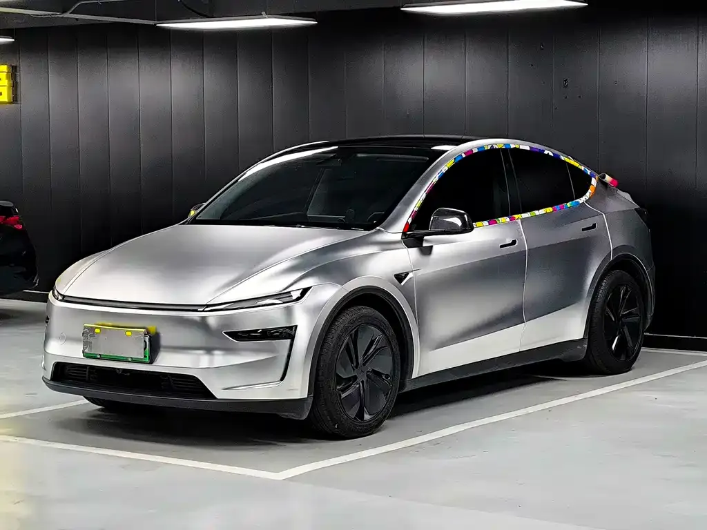 Tesla Model Y — фото 1