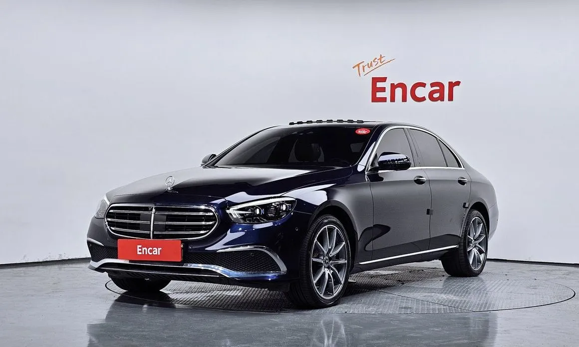 Mercedes-Benz E-Class — фото 1