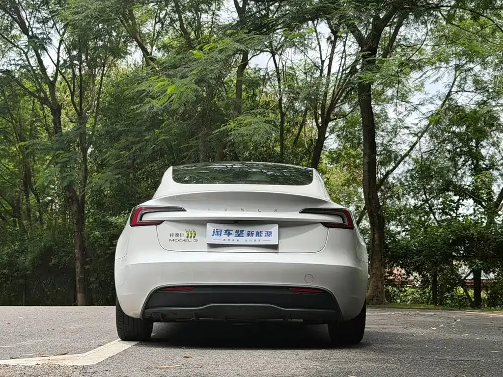 Tesla Model 3 — фото 10