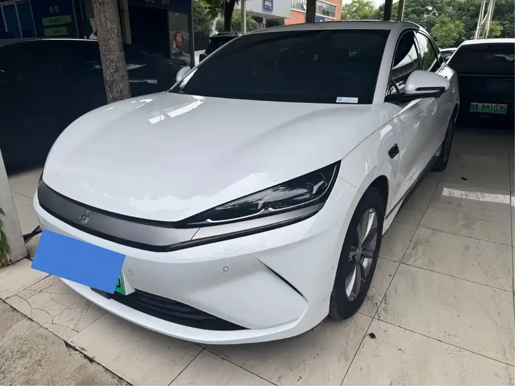 BYD Qin L — фото 1