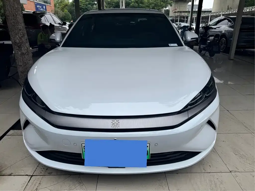 BYD Qin L — фото 9