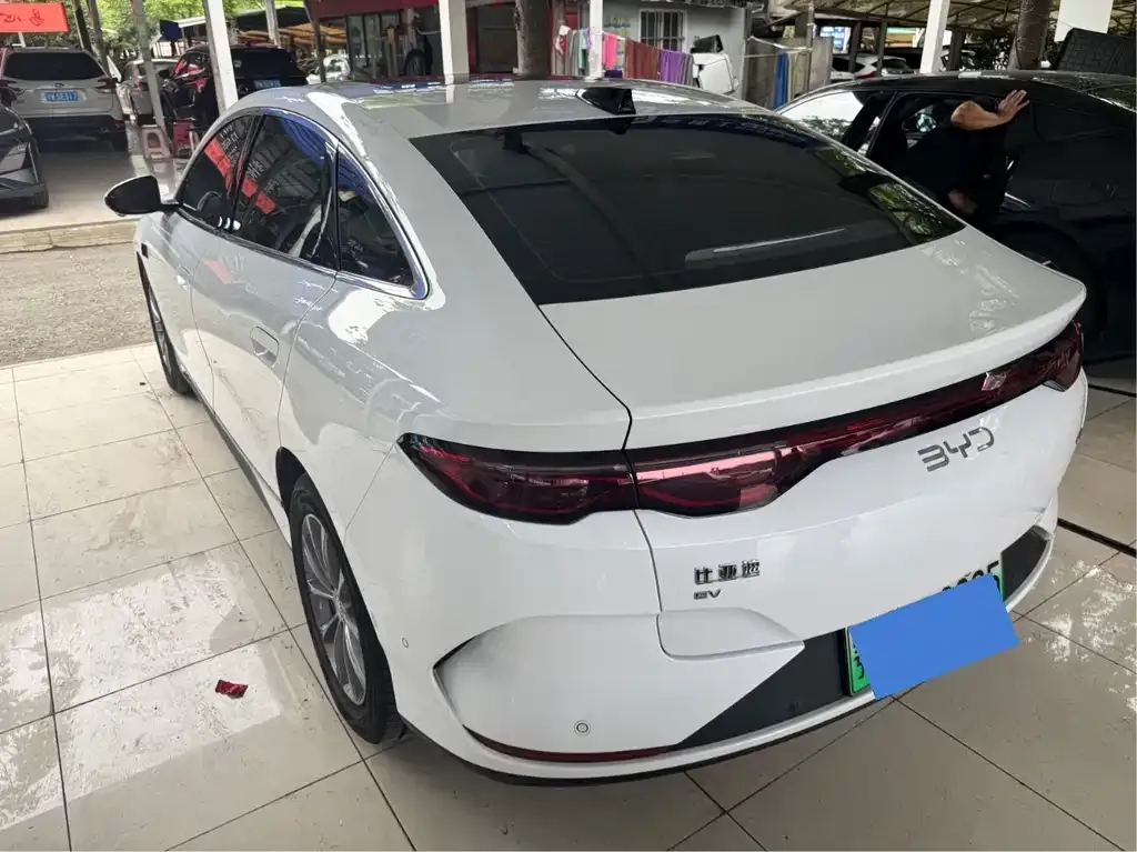 BYD Qin L — фото 6
