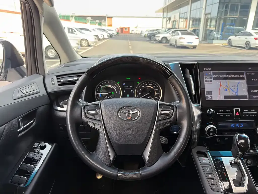 Toyota Vellfire — фото 6