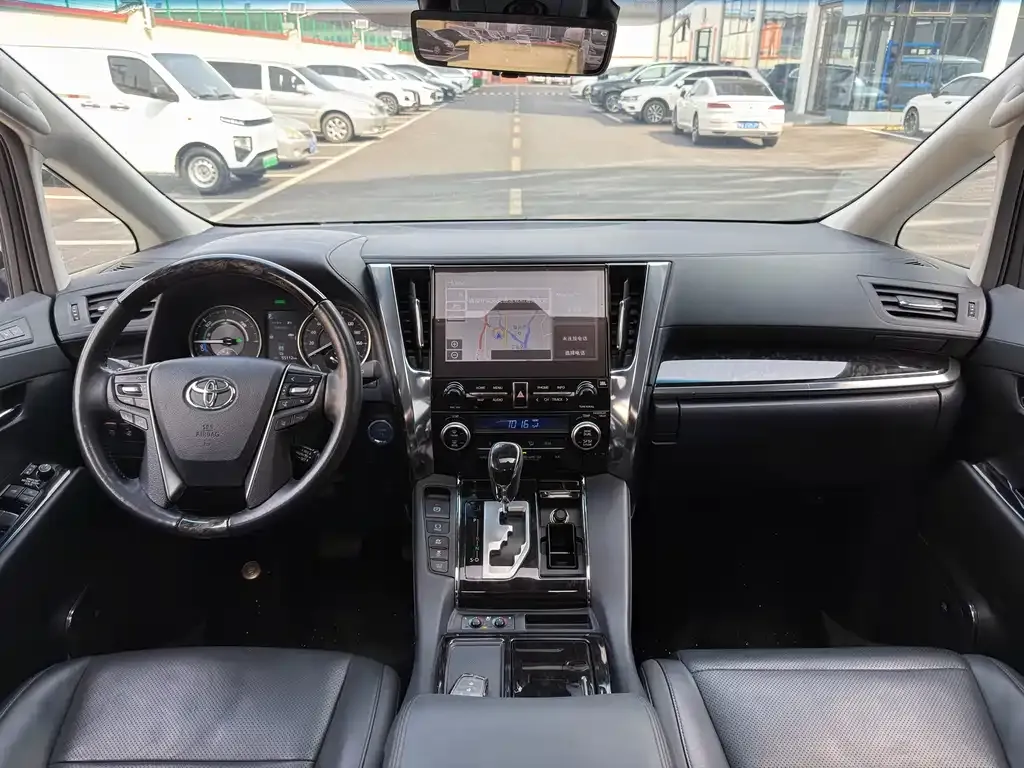 Toyota Vellfire — фото 9