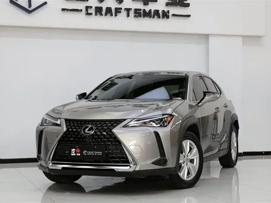 Lexus UX — фото 8