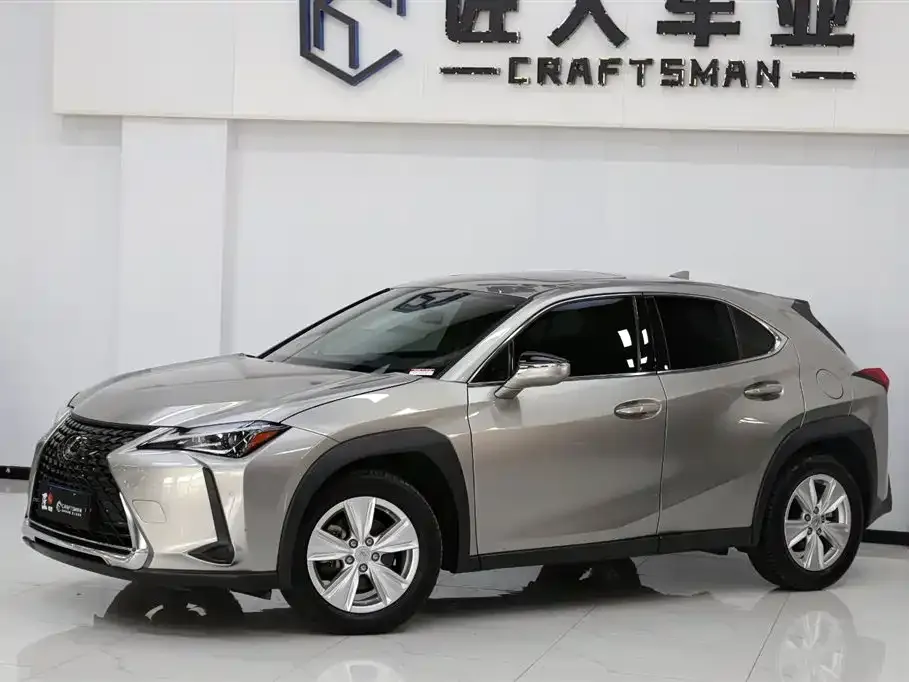 Lexus UX — фото 6