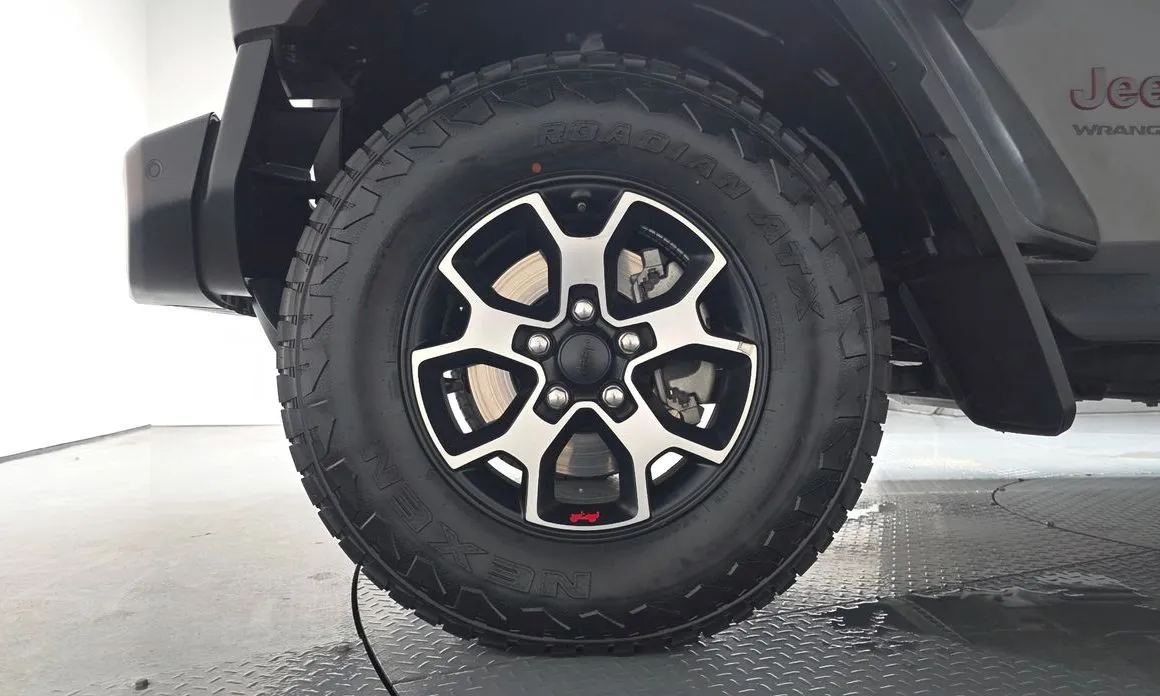 Jeep Wrangler — фото 9