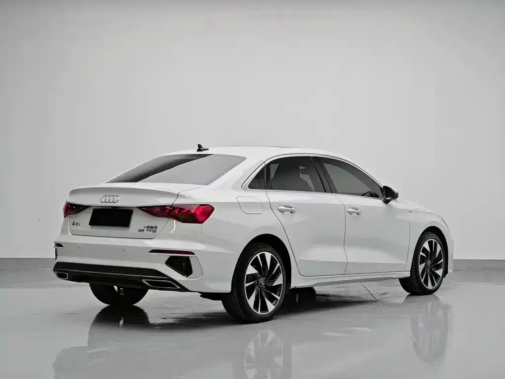 Audi A3 — фото 2