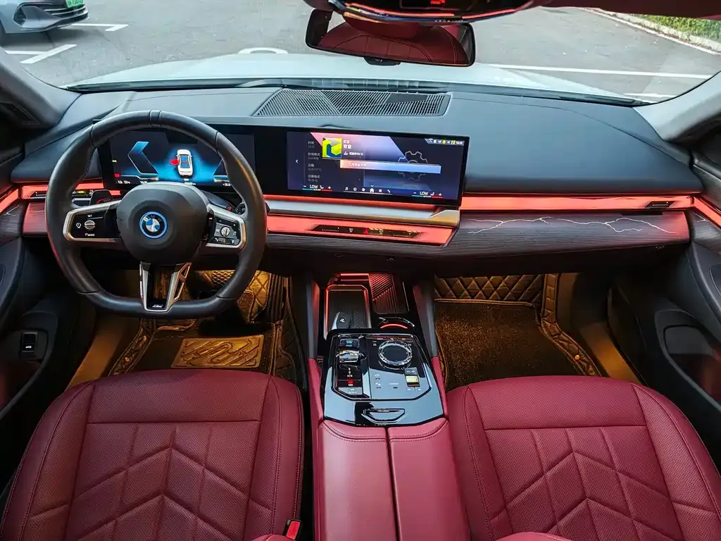 BMW i5 — фото 8