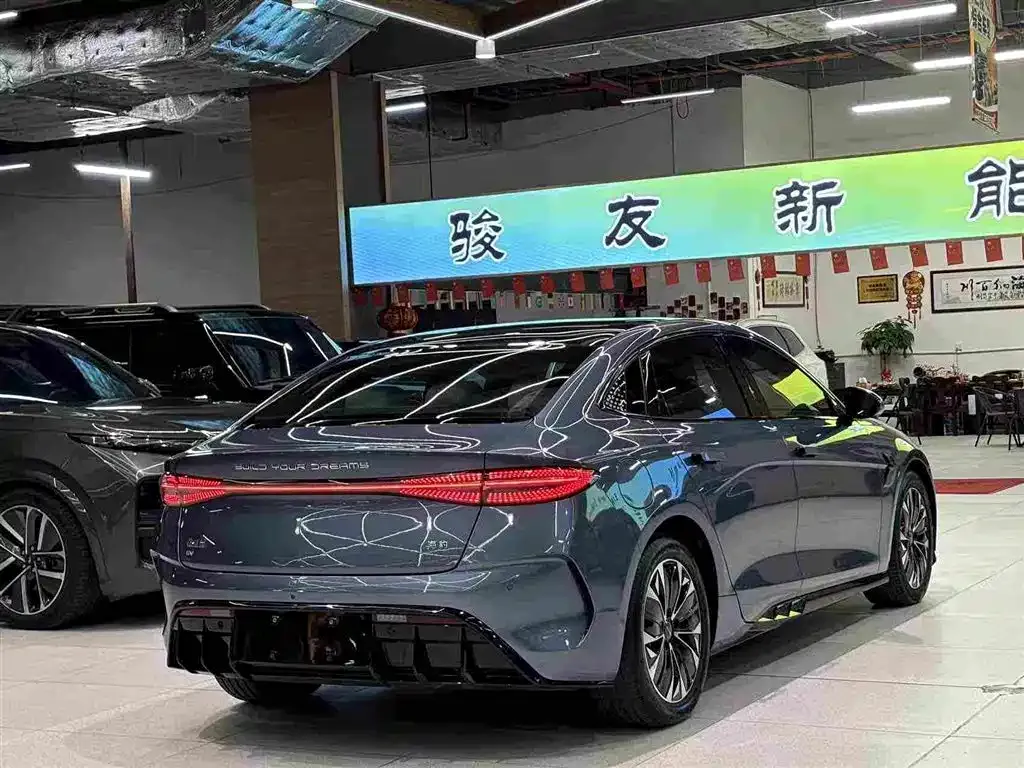 BYD Seal — фото 5