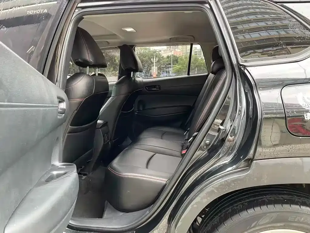 Toyota Corolla Cross — фото 9