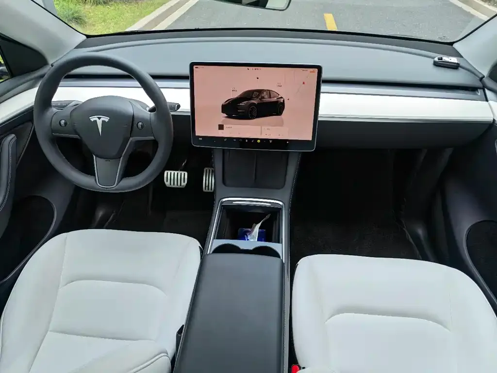 Tesla Model Y — фото 3