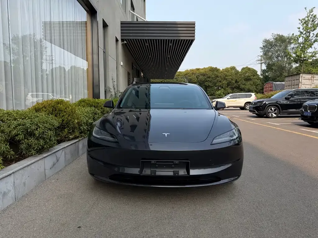 Tesla Model 3 — фото 6