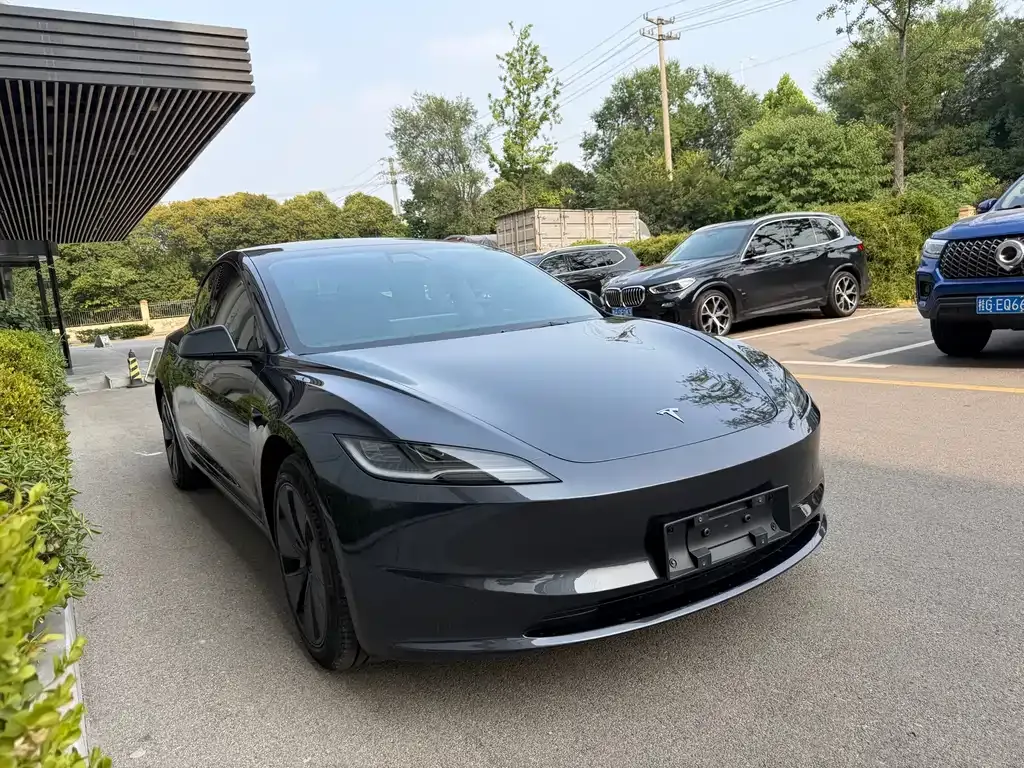 Tesla Model 3 — фото 7