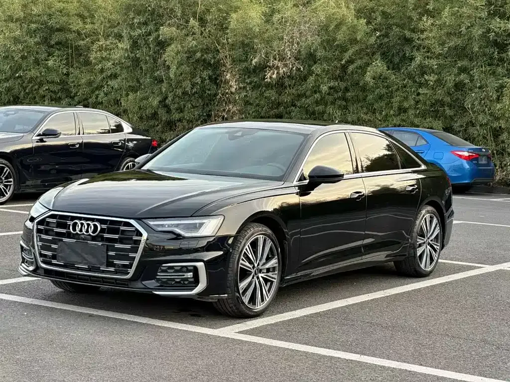 Audi A6L — фото 1