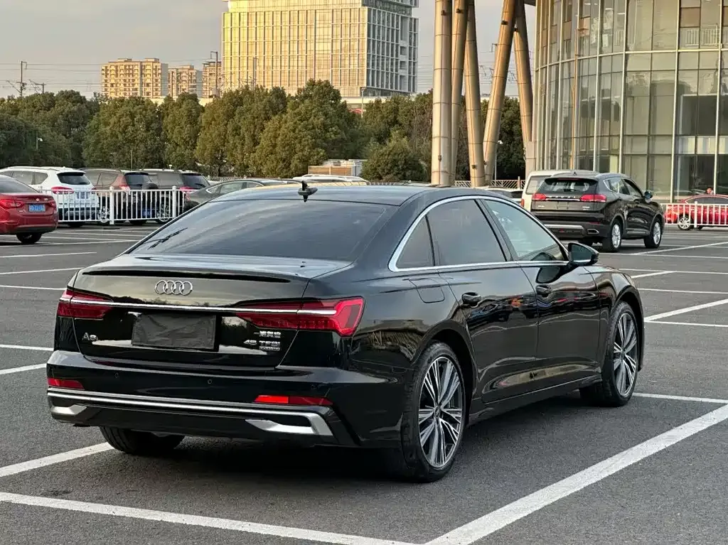 Audi A6L — фото 8