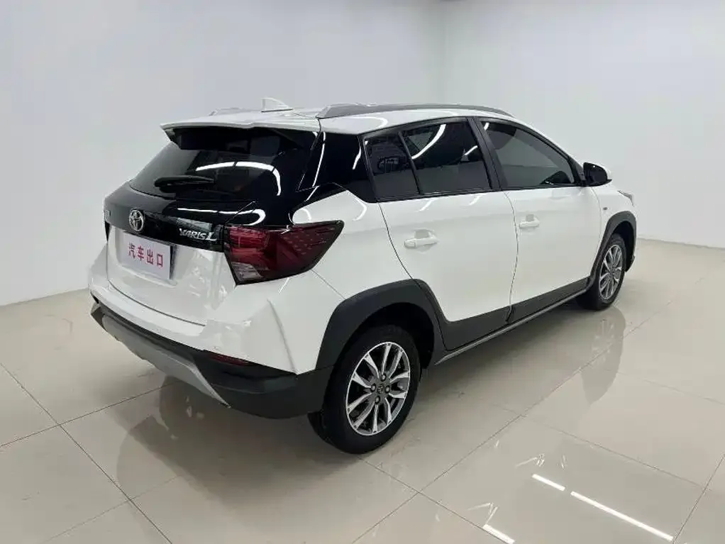 Toyota Yaris L — фото 6
