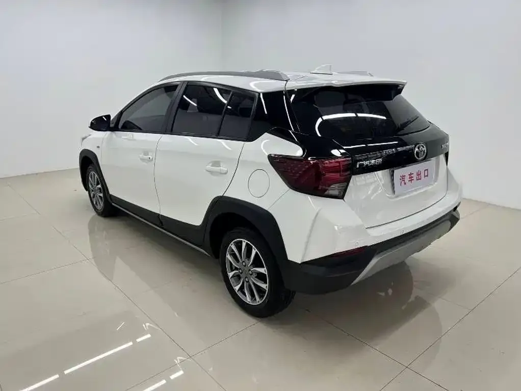 Toyota Yaris L — фото 9