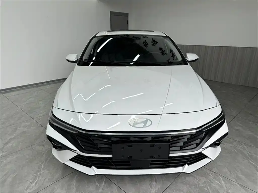 Hyundai Elantra — фото 5