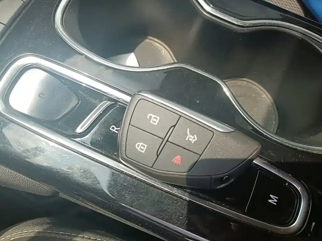 Buick Envision Plus — фото 7